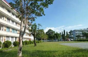 清鎮(zhèn)市東門橋農業(yè)中學