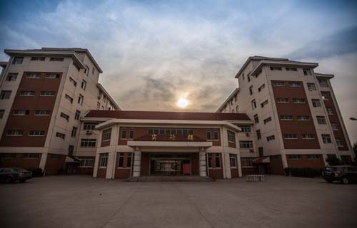 江津區(qū)李市鎮(zhèn)龍吟初級(jí)中學(xué)