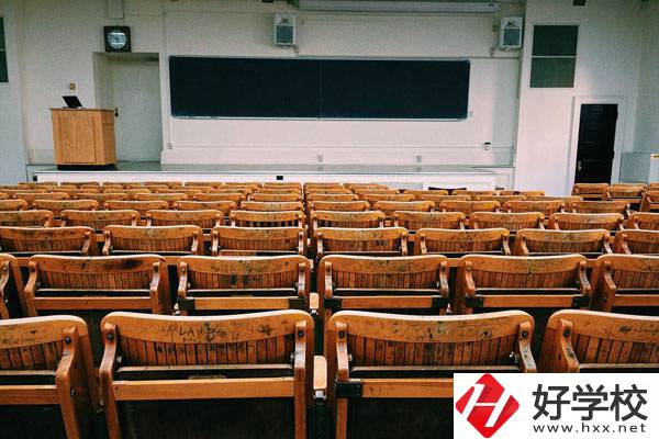 湖南醫(yī)藥中專學(xué)校主要專業(yè)有哪些？就業(yè)優(yōu)勢(shì)有哪些？