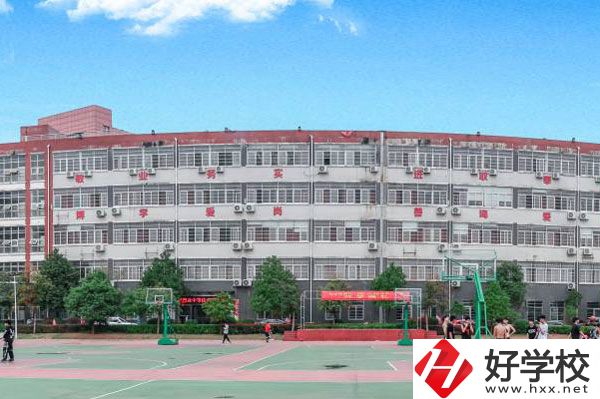 長(zhǎng)沙中部鐵路航空中等職業(yè)學(xué)校怎么樣？專業(yè)有哪些？
