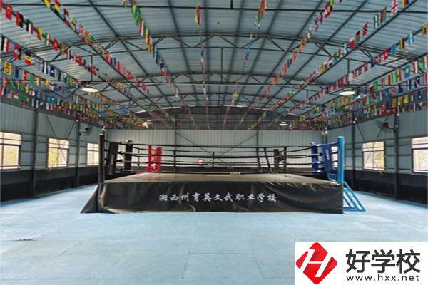 湖南省鳳凰縣有哪些中專？辦學(xué)特色是什么？