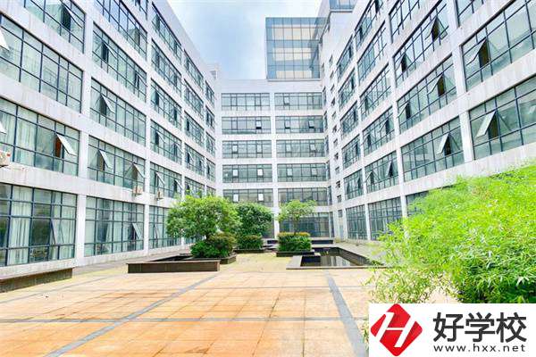 湖南曙光科技技工學(xué)校有哪些辦學(xué)特色？