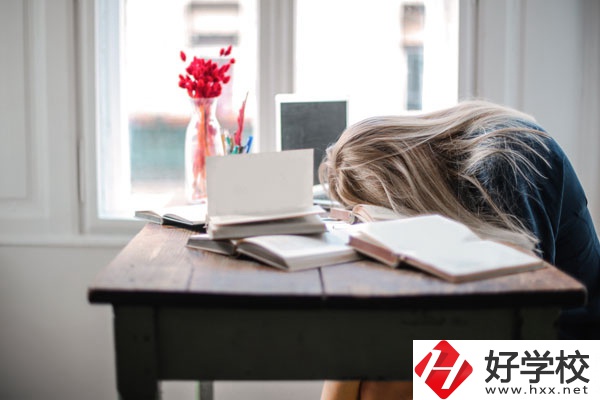 湖南省耒陽師范學(xué)校宿舍有沒有空調(diào)？寢室壞境怎么樣？