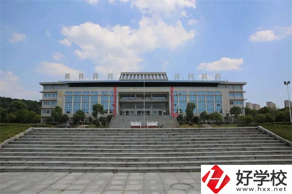 岳陽(yáng)有沒(méi)有五年制大專？有哪些五年制專業(yè)？