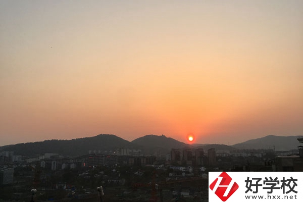 在邵陽(yáng)讀中職學(xué)校學(xué)什么專(zhuān)業(yè)好？