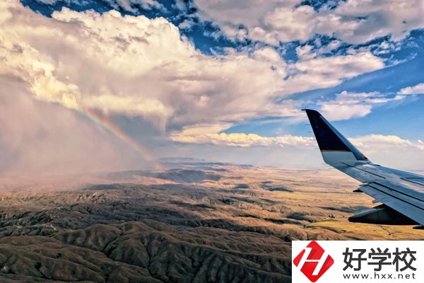桂東縣職業(yè)教育中心報(bào)名要求有哪些？學(xué)費(fèi)貴嗎？