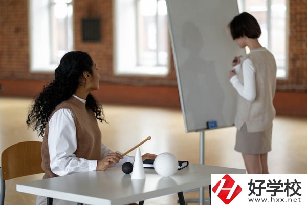 湖南省商業(yè)職業(yè)中等專業(yè)學(xué)校怎么樣？宿舍怎么樣？