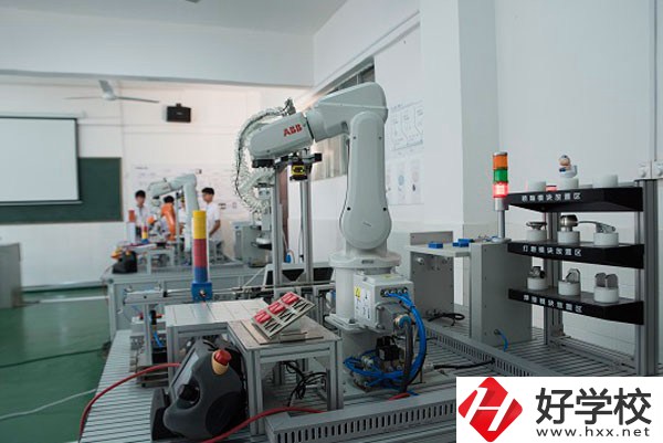 寧遠(yuǎn)縣職業(yè)中專學(xué)校開設(shè)了哪些專業(yè)，有哪些辦學(xué)特色？