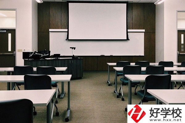 吉首大學師范學院怎么樣？環(huán)境好不好？