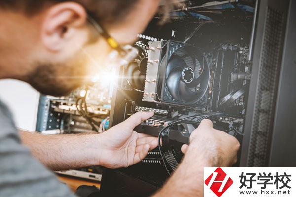 懷化市商貿(mào)經(jīng)濟(jì)管理學(xué)校有什么特色？專業(yè)有哪些？