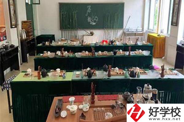 張家界的公辦中專(zhuān)學(xué)校有哪些？可以學(xué)什么專(zhuān)業(yè)？