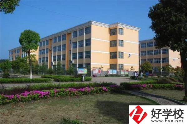 岳陽平江共有幾所中專？學(xué)校辦學(xué)有特色嗎？