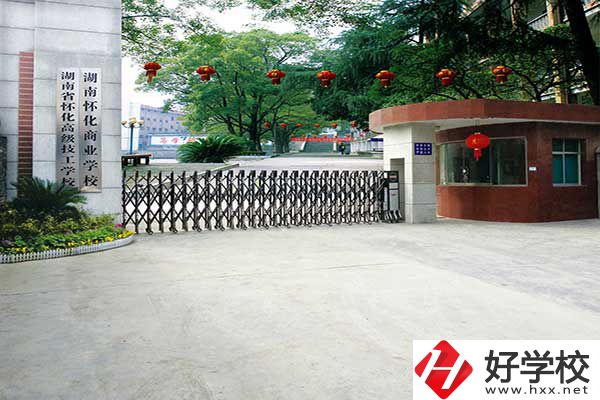 懷化哪所中專學?？梢詫W中餐烹飪專業(yè)？有哪些課程？