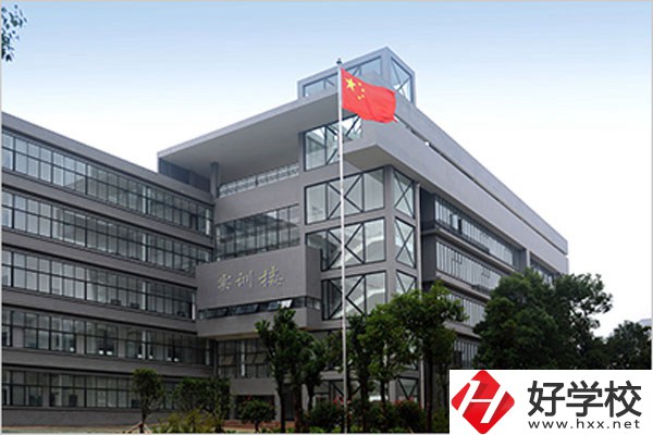 湘潭鋼鐵集團(tuán)職業(yè)中專學(xué)校有哪些辦學(xué)優(yōu)勢？