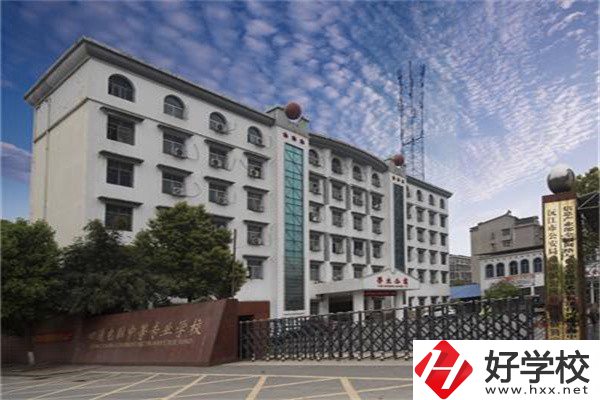益陽有哪些計(jì)算機(jī)職校？專業(yè)就業(yè)前景怎么樣？