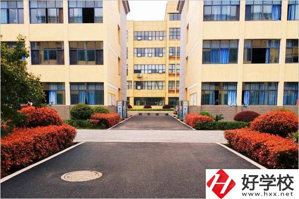平江縣職校真的有“辣條”專業(yè)嗎？畢業(yè)能干什么？