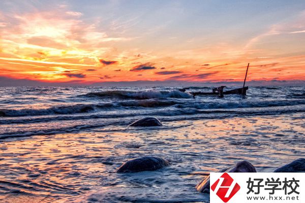 如何報名湖南護理學校？學費是多少？
