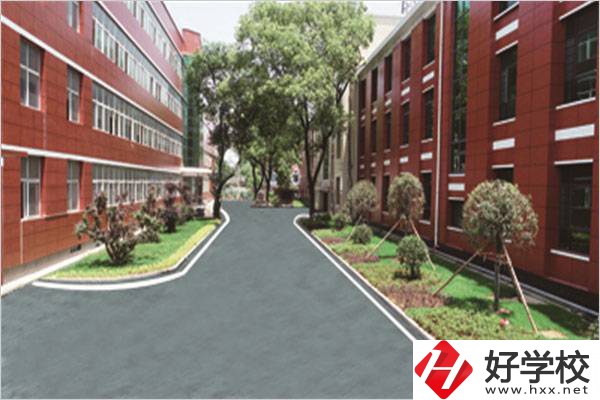 冷水江市有民辦的中專學(xué)校嗎？管理怎么樣？