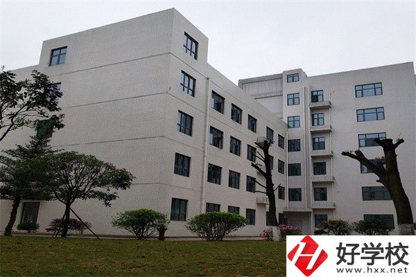往屆生可以在湖南讀公辦中職嗎？有哪些學?？梢酝扑]？