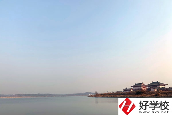 張家界汽修技校實力如何？學(xué)校生活環(huán)境怎么樣？