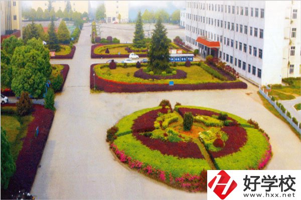 懷化職業(yè)技術(shù)學(xué)院怎么樣？有中職部嗎？
