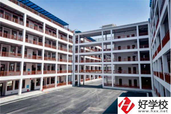 懷化哪些中職有繪畫專業(yè)？哪所更有優(yōu)勢(shì)？