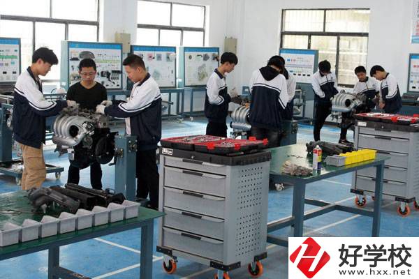 臨湘市職業(yè)中專學校學費需要多少？有沒有資助政策？