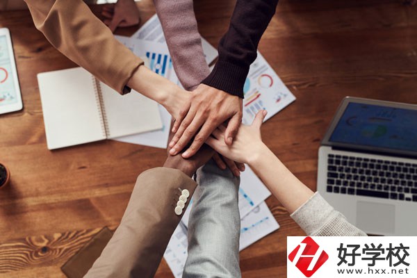 在長(zhǎng)沙讀技校學(xué)數(shù)控技術(shù)專業(yè)，就業(yè)前景怎么樣?