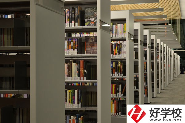 長沙鐵航職業(yè)中等技術(shù)學(xué)校有哪些專業(yè)？學(xué)費貴不貴？