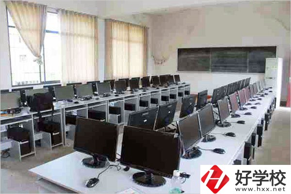 永州市第二技工學校是公辦還是民辦？辦學條件怎么樣？