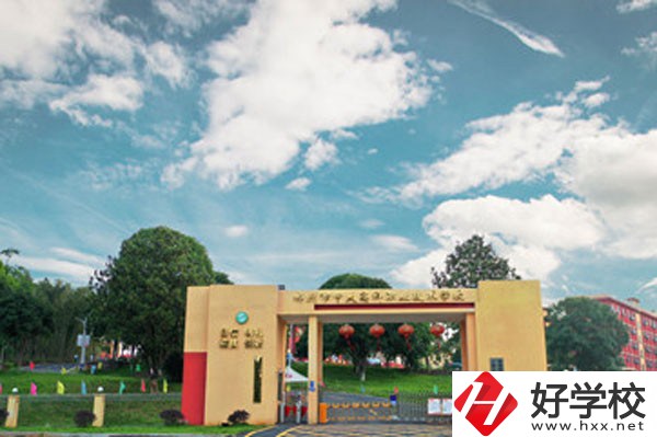 郴州市中大高科職業(yè)技術(shù)學校有哪些特色和優(yōu)勢？