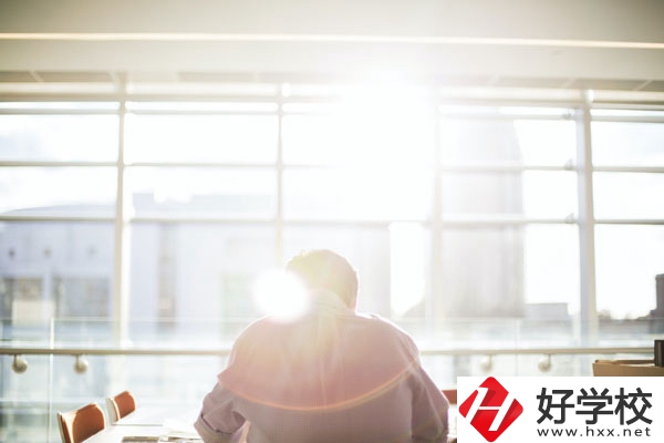 永興縣職業(yè)中專學(xué)校航空服務(wù)專業(yè)怎么樣？