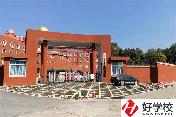湘潭天人職校的學(xué)費(fèi)情況怎么樣？會亂收費(fèi)嗎？