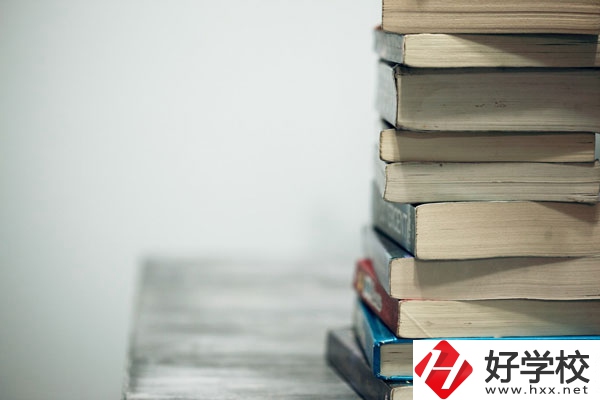 湖南耒陽(yáng)師范有什么專業(yè)？學(xué)費(fèi)貴不貴？
