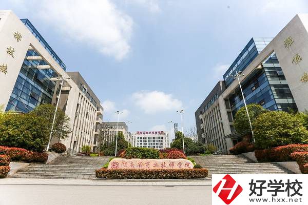 株洲比較好的廚師培訓(xùn)學(xué)校有哪些？烹飪專業(yè)好就業(yè)嗎？