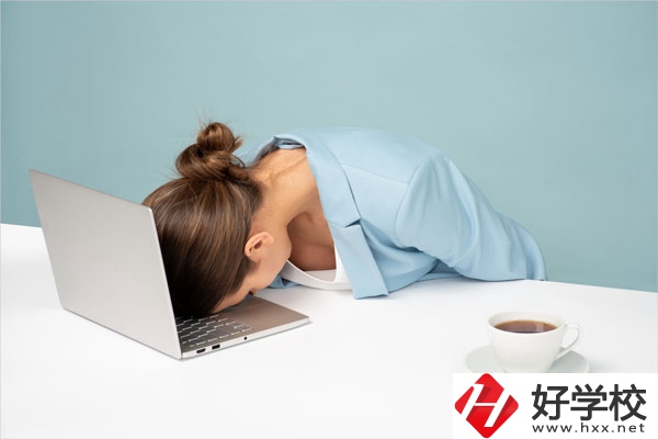 畢業(yè)后在長(zhǎng)沙讀中專學(xué)校，該如何選擇專業(yè)呢？