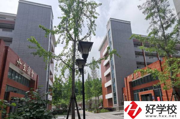 長(zhǎng)沙縣職業(yè)中專學(xué)校開設(shè)了哪些熱門專業(yè)？