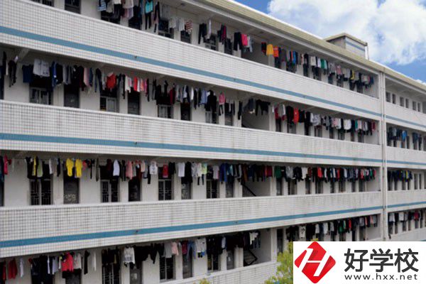 桃江縣職業(yè)中專學(xué)校辦學(xué)條件怎么樣？