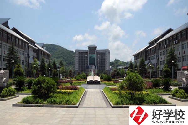 湘西州經(jīng)濟貿(mào)易學(xué)校教學(xué)樓