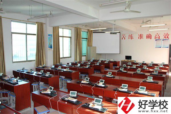 婁底可以學(xué)電商的中職有哪些？辦學(xué)條件怎么樣？