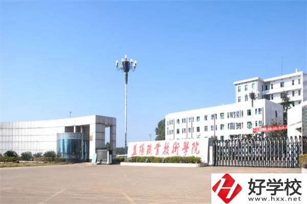 益陽職業(yè)技術(shù)學(xué)院招收初中生嗎？辦學(xué)怎么樣？