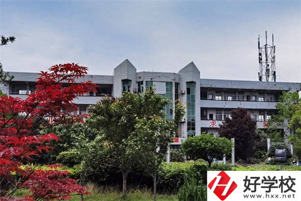 在懷化想學(xué)美術(shù)可以去什么中職？開設(shè)有什么專業(yè)？