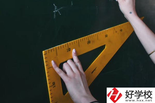 郴州市第一職業(yè)中專的學(xué)費(fèi)多少錢？值得讀嗎？