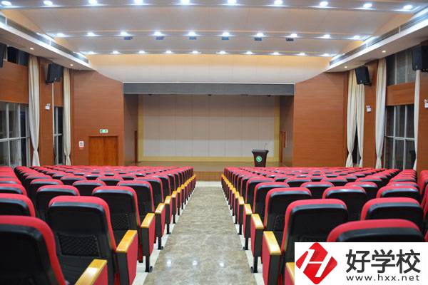 常德女子外語學(xué)校有哪些專業(yè)，就業(yè)前景如何？