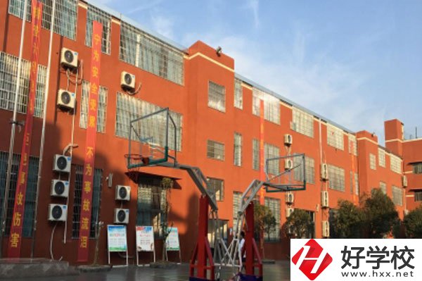 長(zhǎng)沙市英藍(lán)中等職業(yè)學(xué)校怎么樣？收費(fèi)標(biāo)準(zhǔn)如何？