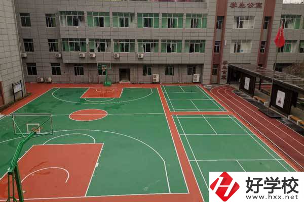 長沙康明職業(yè)中專學(xué)校環(huán)境怎么樣？有哪些專業(yè)？
