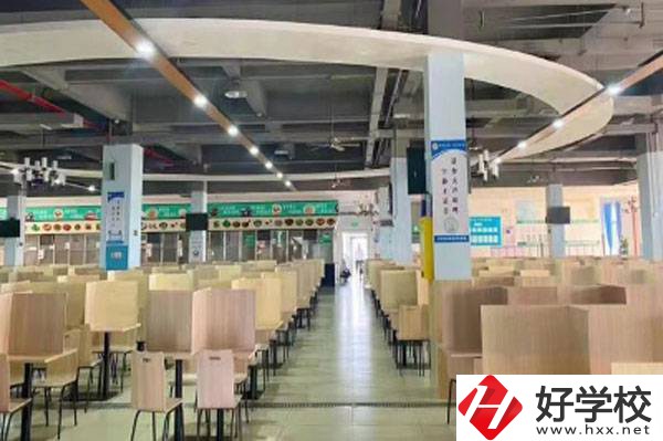 長(zhǎng)沙經(jīng)貿(mào)職業(yè)中專有哪些招生專業(yè)？學(xué)費(fèi)是多少？