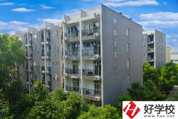 長(zhǎng)沙高新技術(shù)工程學(xué)校環(huán)境怎么樣?值得選擇嗎？