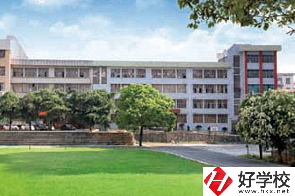 武岡市技工學校學費多少錢？是公辦還是民辦？