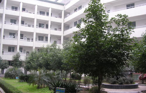麗江市古城區(qū)農(nóng)業(yè)機械化技術(shù)學校